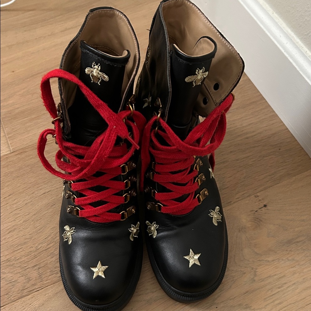 Gucci Honeybee booties
